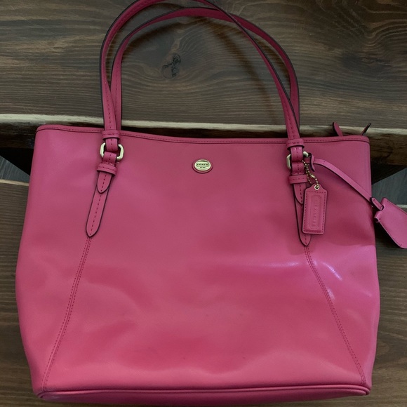 Coach Handbags - Authentic Coach Peyton Saffiano leather tote